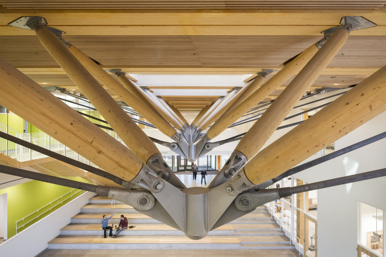 Detail image of the zipper truss system found in the atrium
