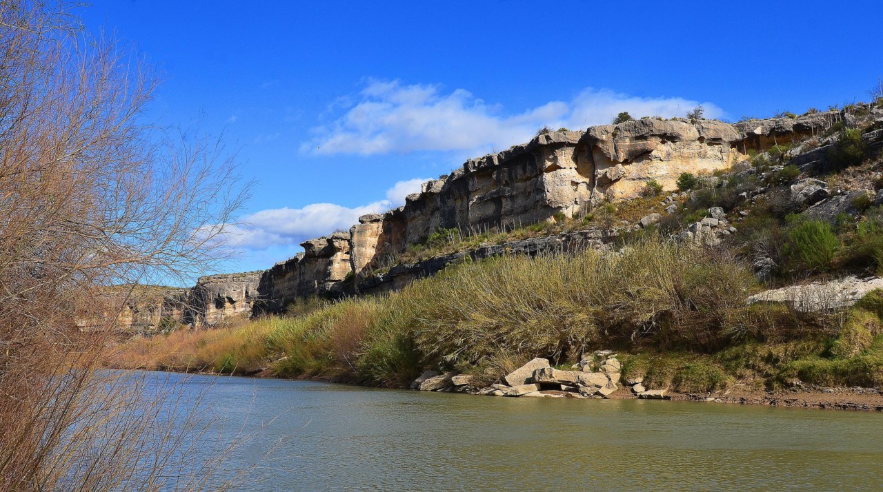 the rio grande river, possible home of a floating border wall?