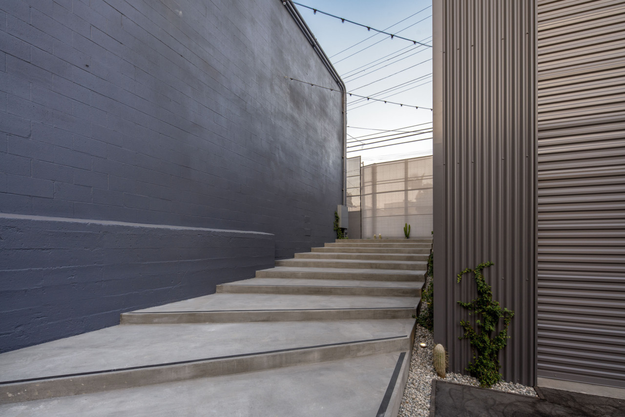 courtyard of a los angeles gallery