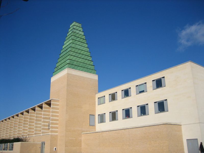 a school at oxford university designed by Dixon Jones