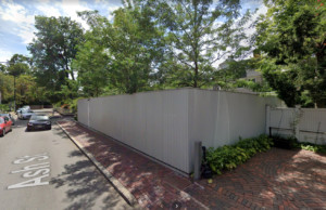 The philip johnson thesis house, a wood fence