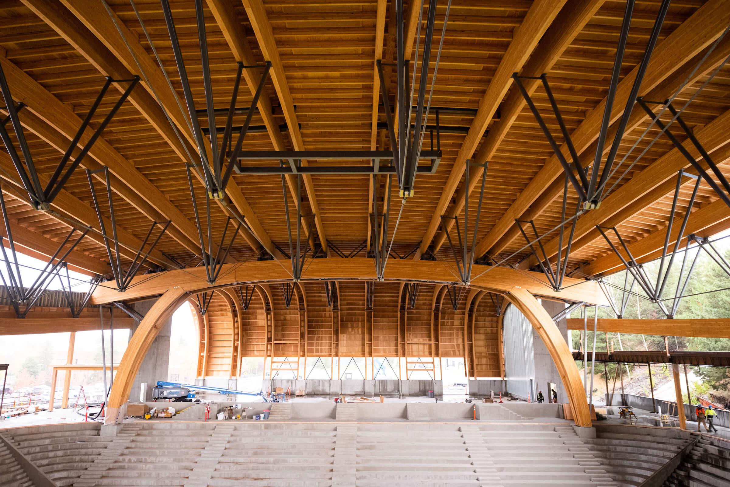 Installation of a large curved timber roof