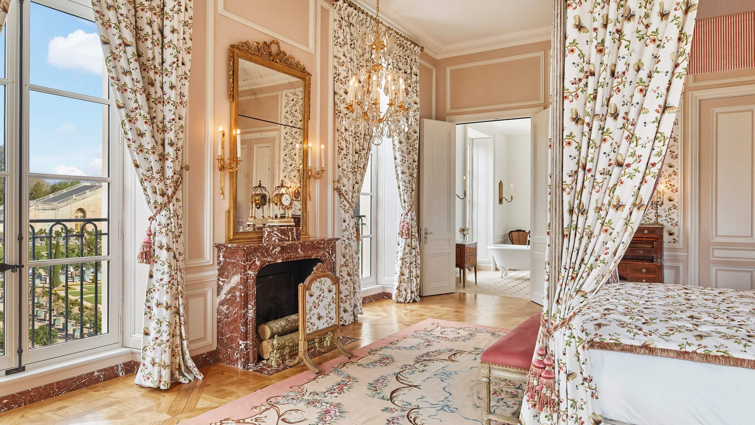 Interior image of the Airelles Château de Versailles