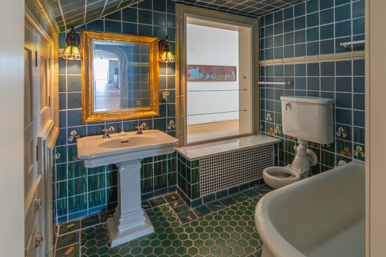 installation of a historic tiled bathroom