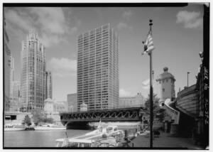 historic b&w photo of chicago skyline including SOM's Equitable Building