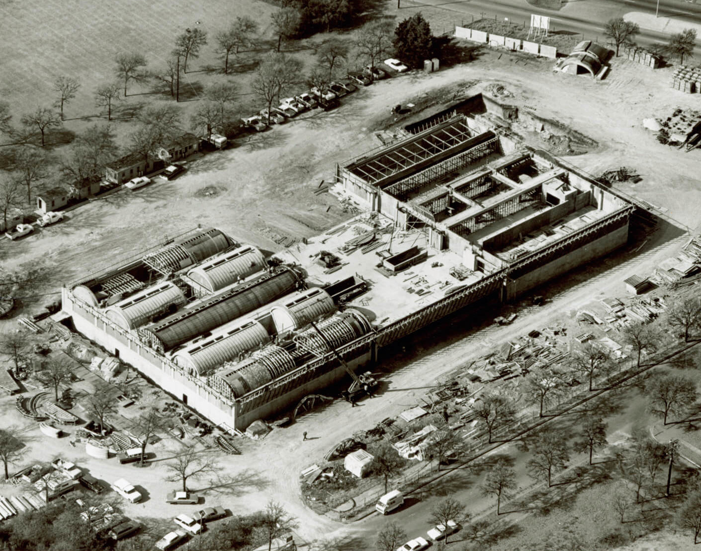 aerial archival photo depicting construction of kimbell art museum
