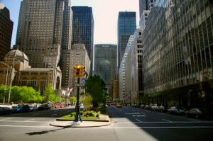 view from park avenue malls in midtown manhattan looking south