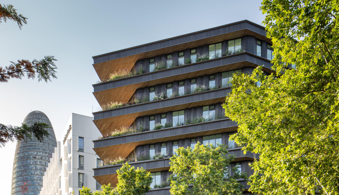 Batlleiroig introduces charred wood to the Spanish office building