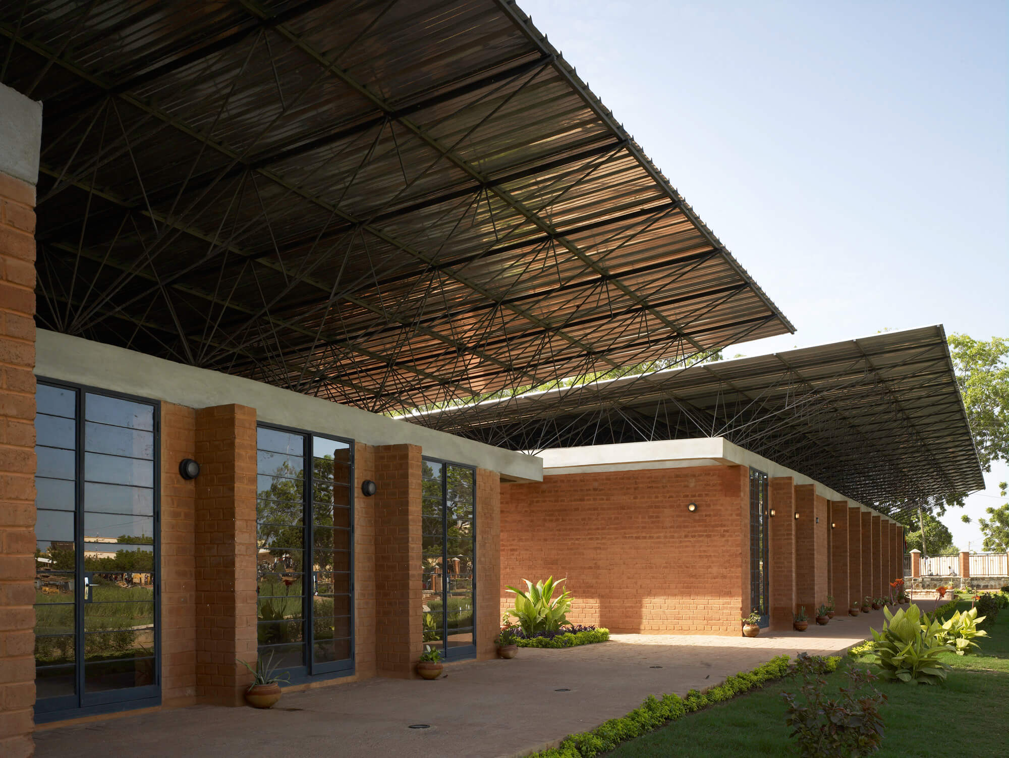 exterior of the centre for earthen architecture in mali
