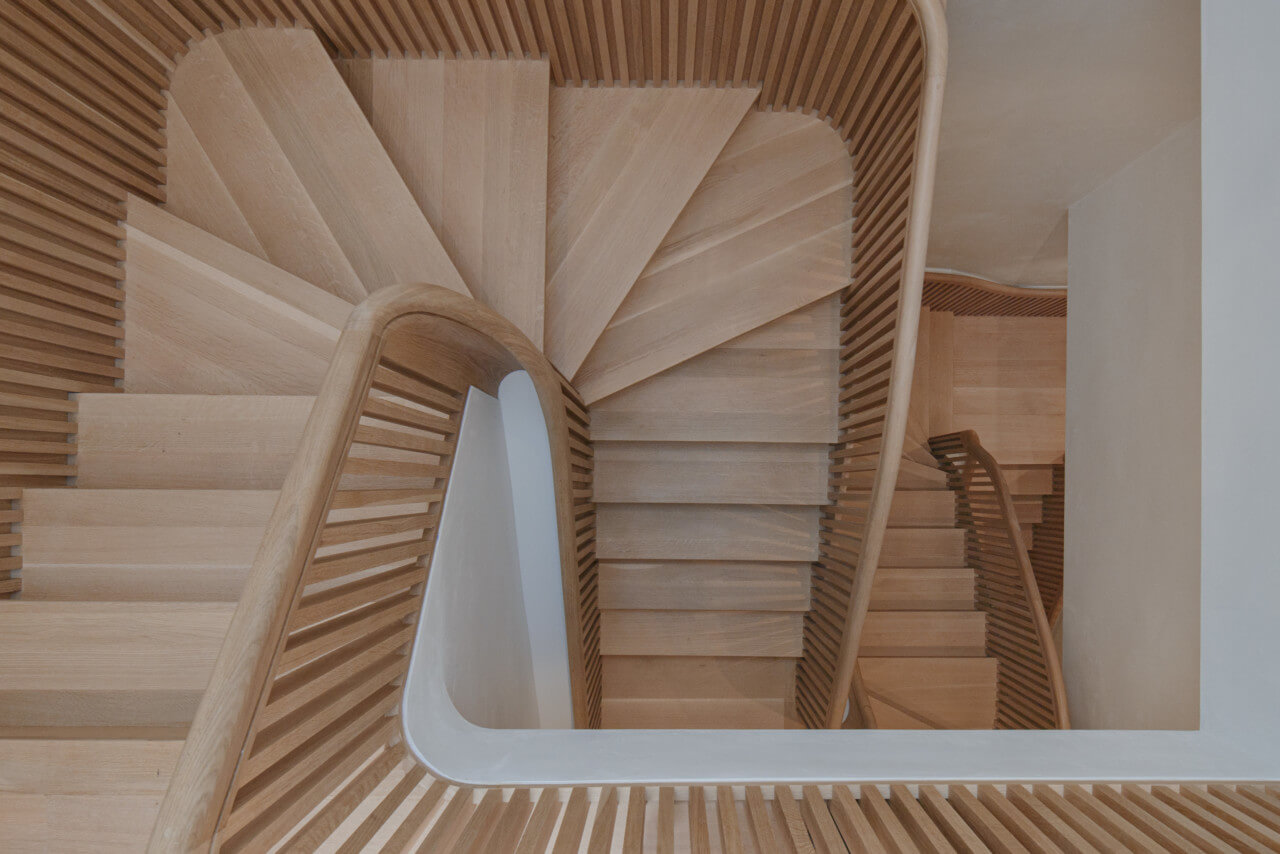 curving wood staircase
