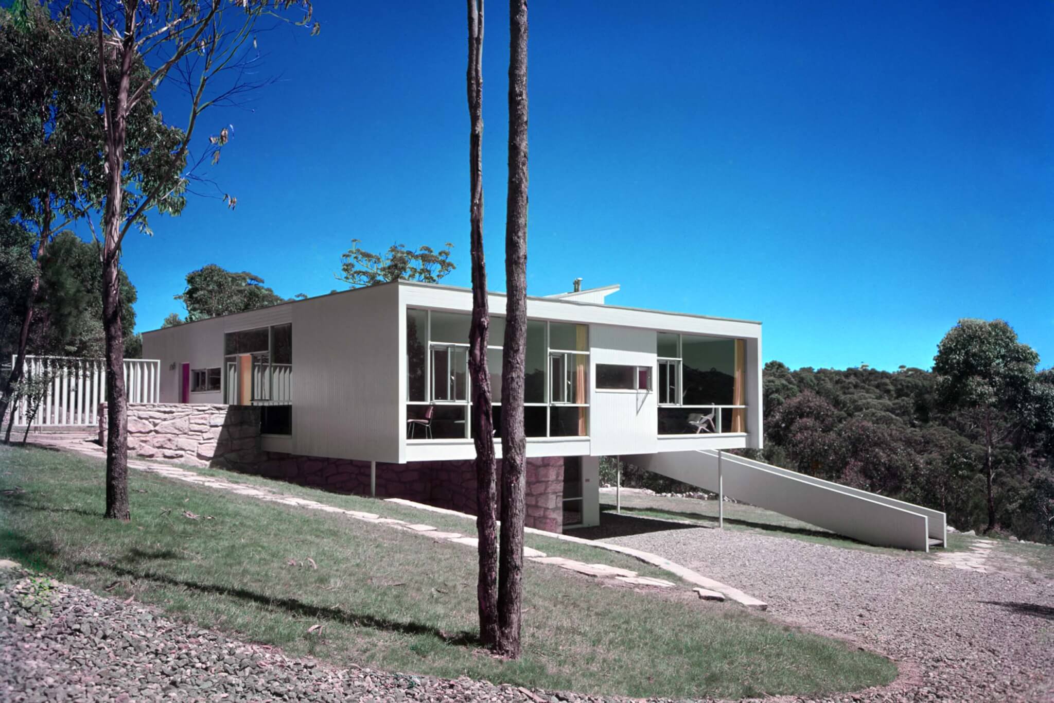 exterior view of rose seidler house