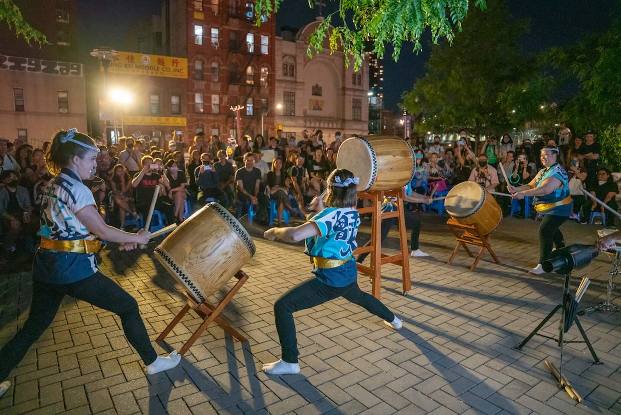 drummers at chinatown night market