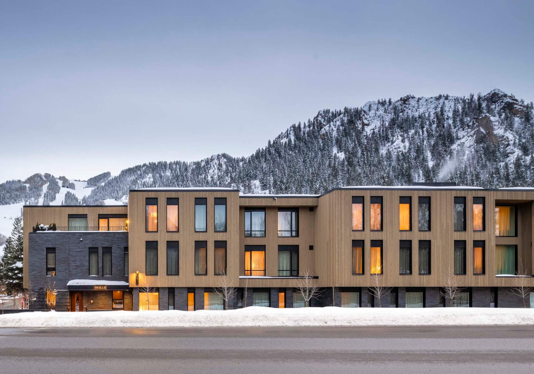 CCY Architects and Post Company contextualize Aspen modernism for new hotel