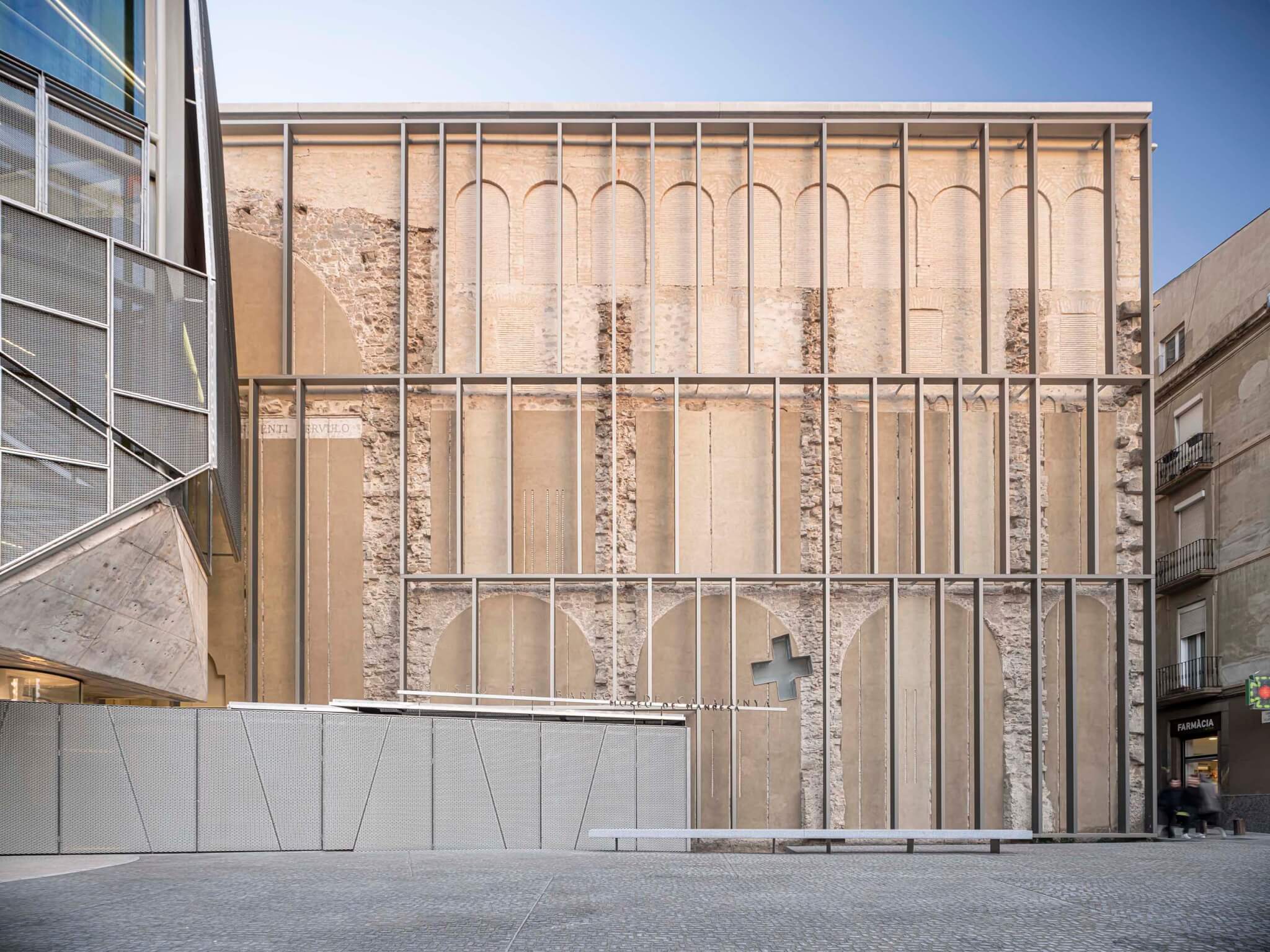 aluminum intervention and historic building by David Closes